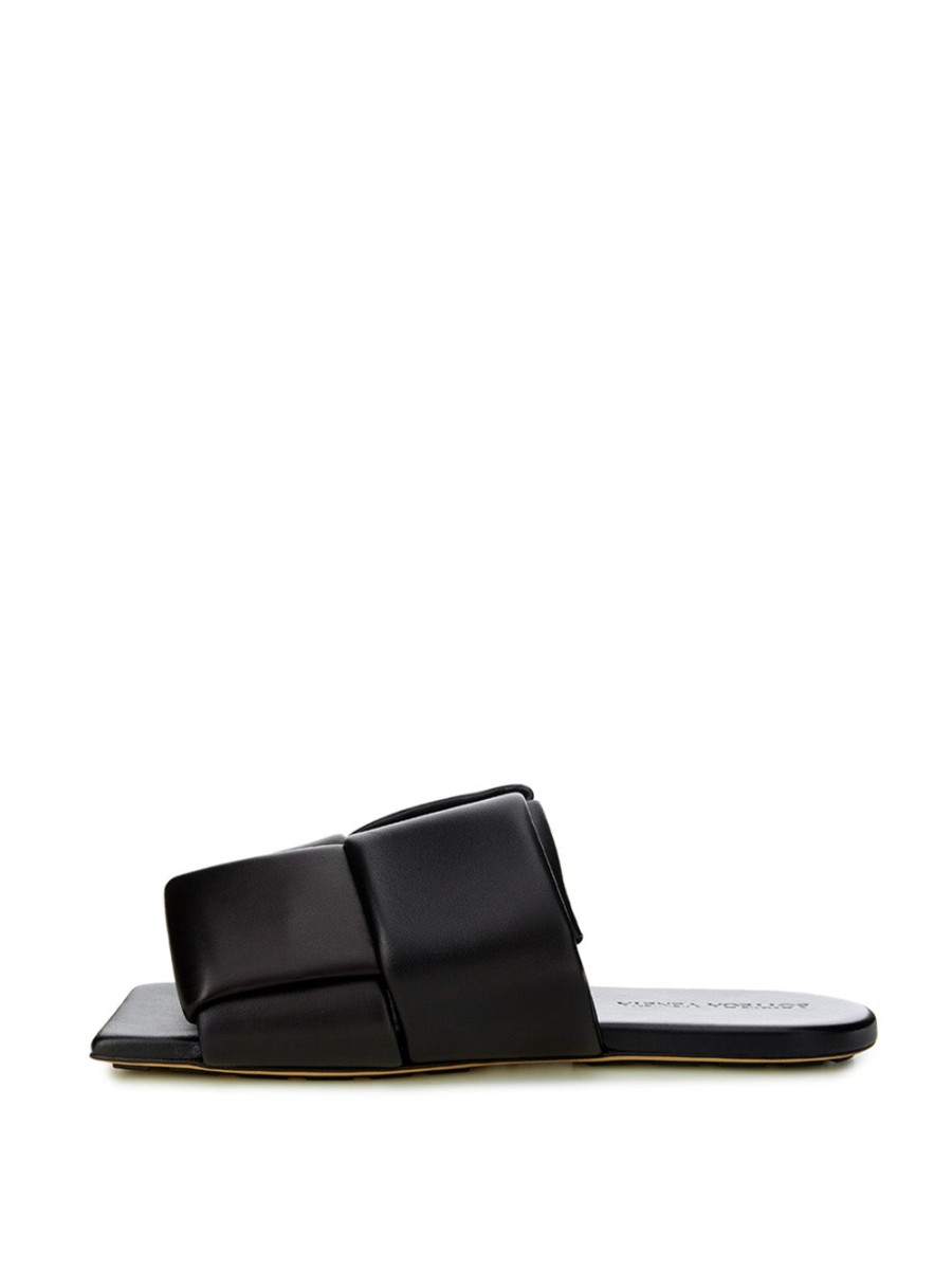 Women Bottega Veneta Women'S Flat Shoes | Bottega Veneta Black Leather Maxi Intreccio Mule